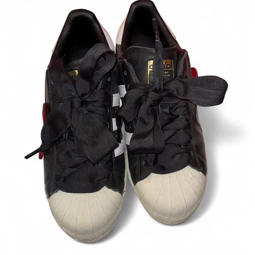 Hello Kitty Adidas Superstars